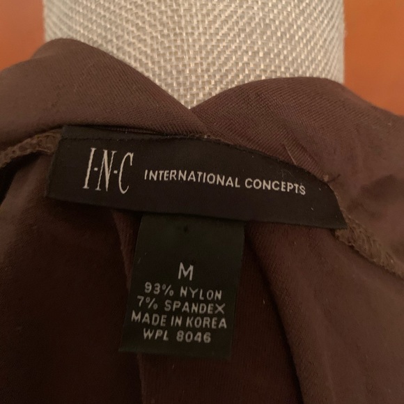 INC sleeveless stretch v neck - Picture 4 of 4